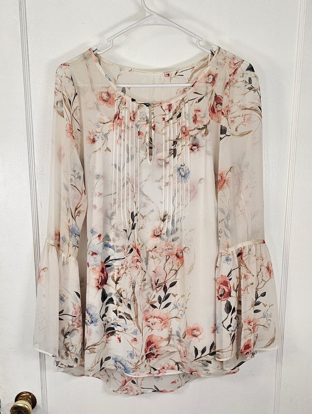 Floral Pintuck Flare Sleeve Blouse